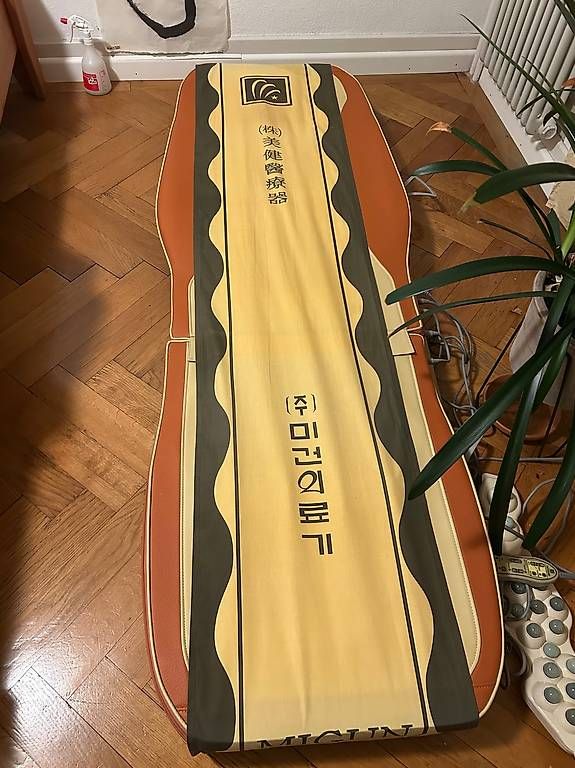 Dispositivi per massaggi: MIGUN Thermo Massageliege  – Usato da Basel venduto da singbar