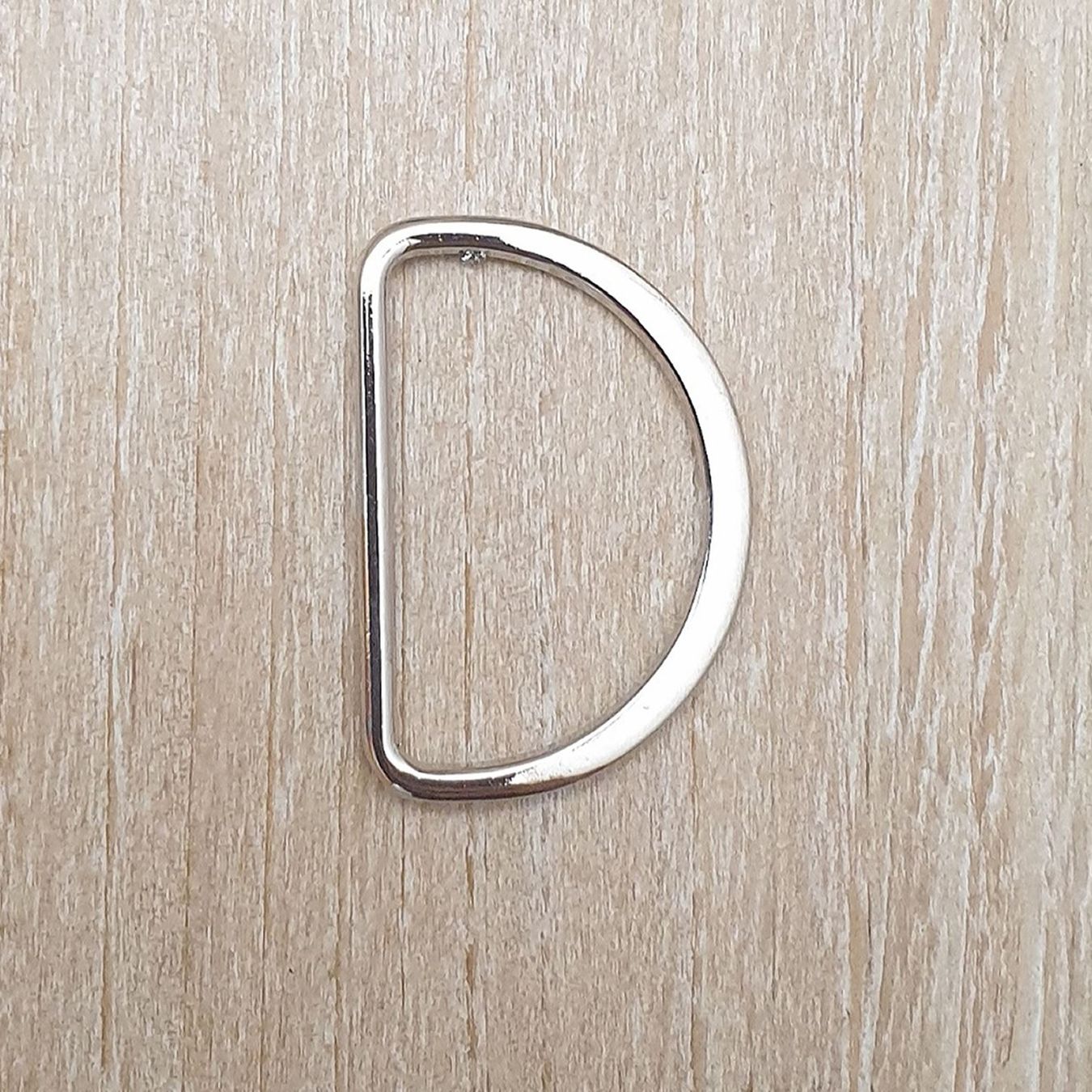 Anelli: D-Ring 30 mm Halbring silber – Nuovo e nell'imballaggio originale da Wiesenberg venduto da mountain-merch