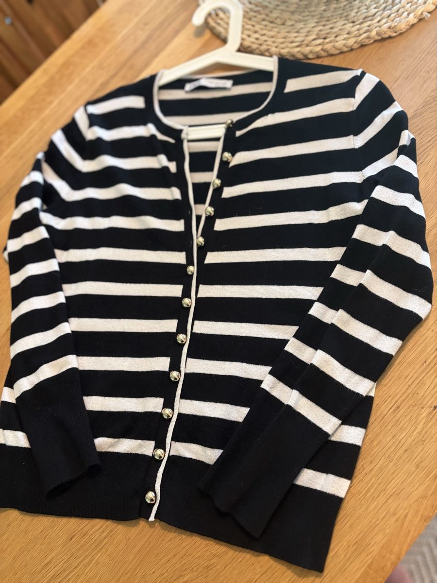 Zara Pullover & Sweatshirts: pull-over ZARA taille M – Gebraucht aus Attalens von Skorpionica