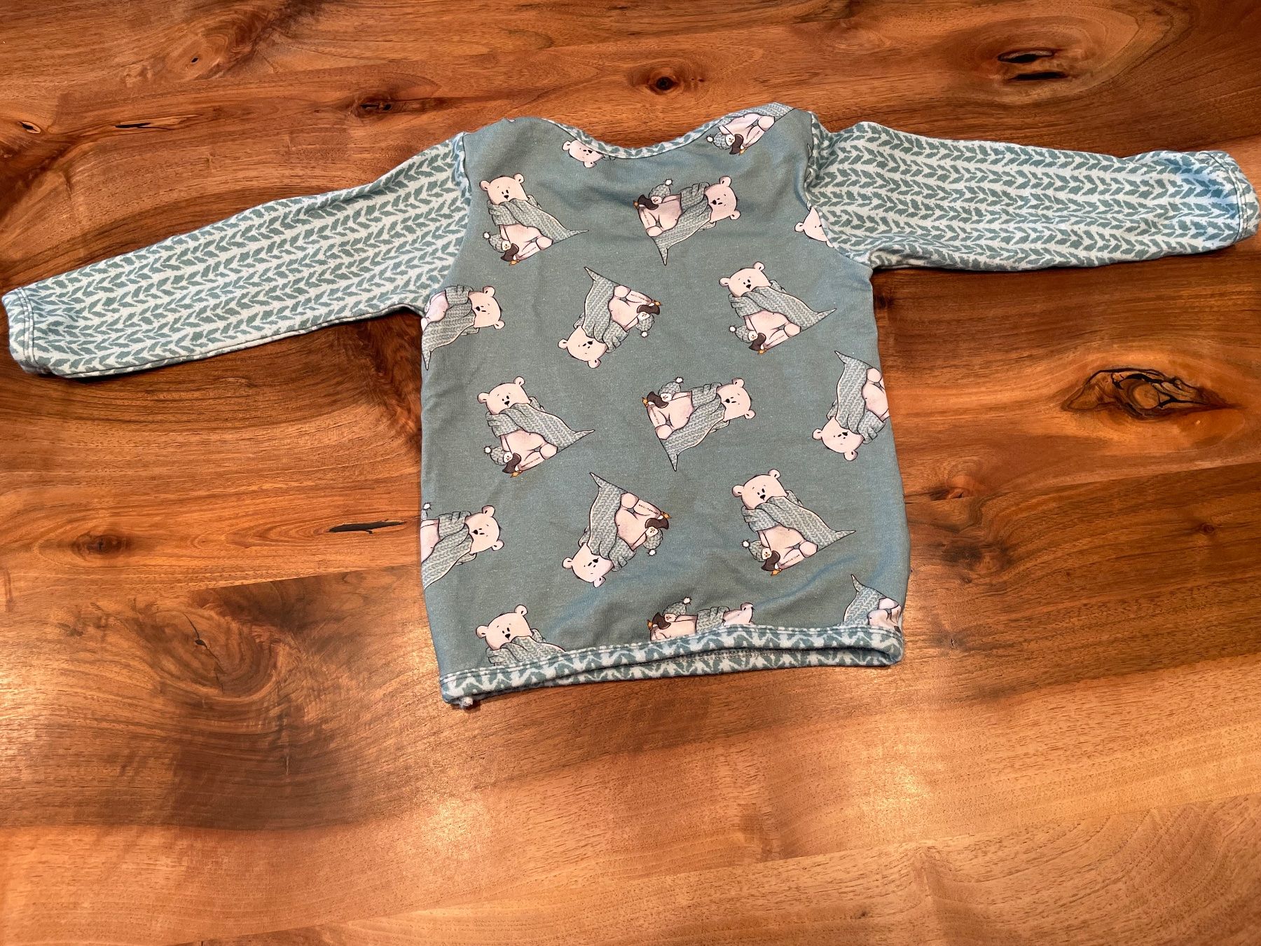Pulls & Sweat-shirts: Handgemachter Pullover, Grösse ca. 86 – D'occasion à Haslen AI par s176 3