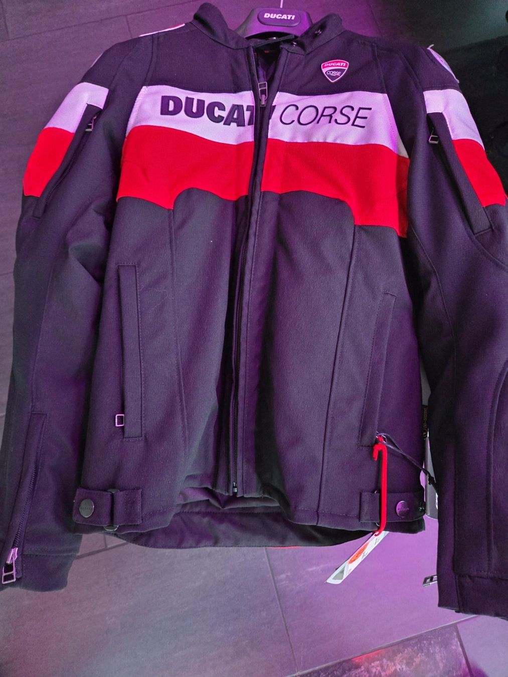 Ducati Giacche: Ducati Corse tex C5 Stoffjacke – Nuovo (secondo la descrizione) da Frauenfeld venduto da Moto77_AG 2
