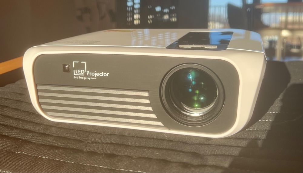 Multimedia LED Projektor Beamer 3000LM Heimkino HDMI FullHD Kaufen auf Ricardo