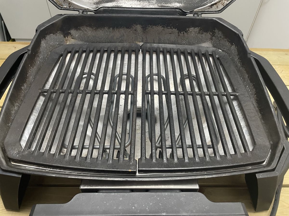 Griglie: Weber Elektrogrill Pulse 2000 – Usato da Buch am Irchel venduto da 62726 1