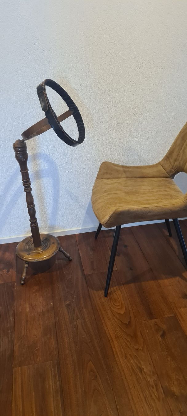 Cerchi da ricamo: Stickrahmen aus Holz – Usato da Tägerwilen venduto da miaK 1