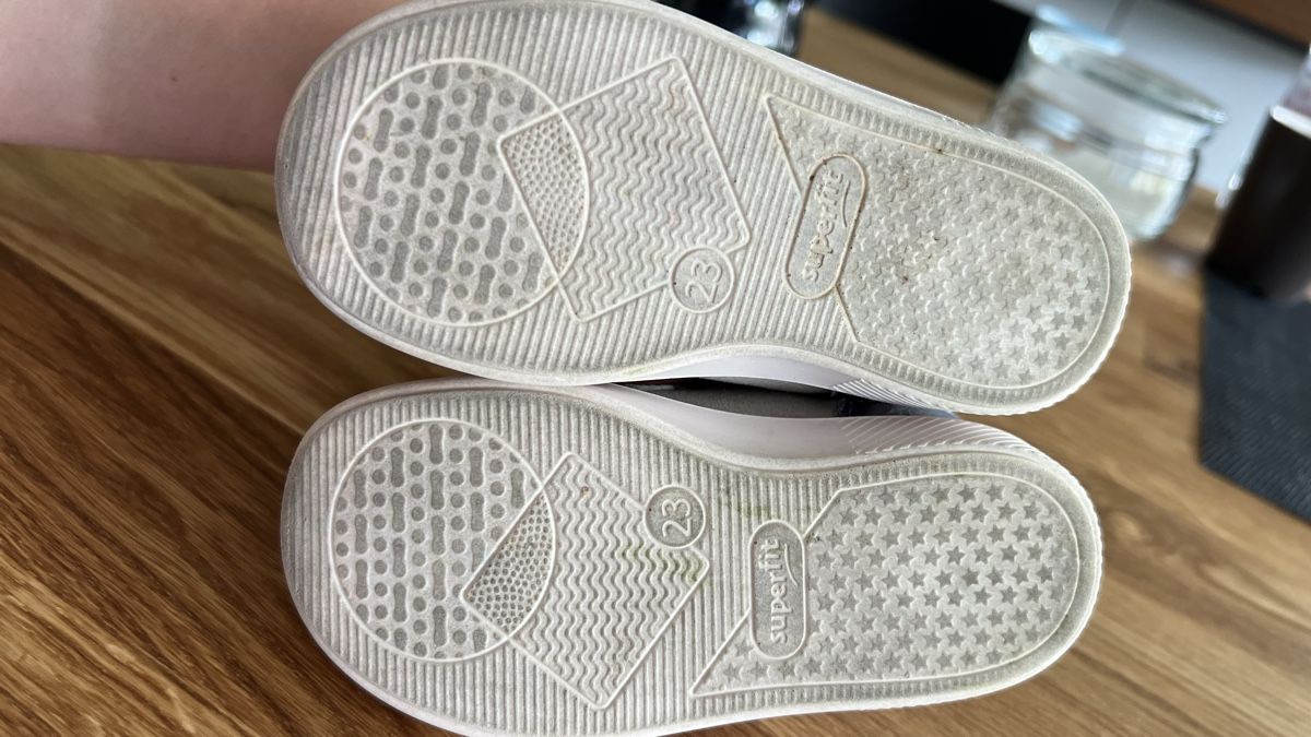 Superfit Schuhe für Mädchen: Superfit Sneaker rosa/silber Klettverschluss Grösse 23 – Gebraucht aus Müllheim Dorf von zuzmicko 3