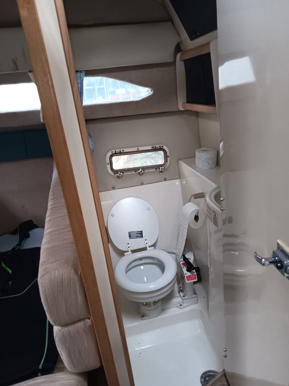 Bayliner Barche: BAYLINER 2655 SPORT KABIN – Usato da Avenches venduto da BOOTTRANSPORTE 5