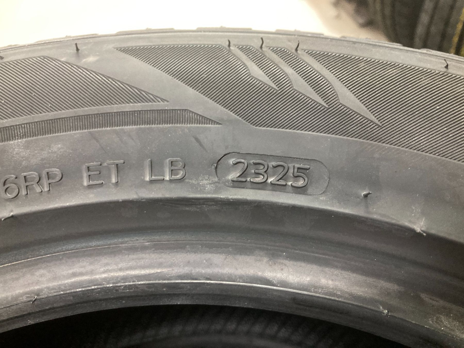 Pneus & Roues: 205/55R16 Winterpneu Neu – Neuf avec emballage d'origine à Cham par Cham6332 3