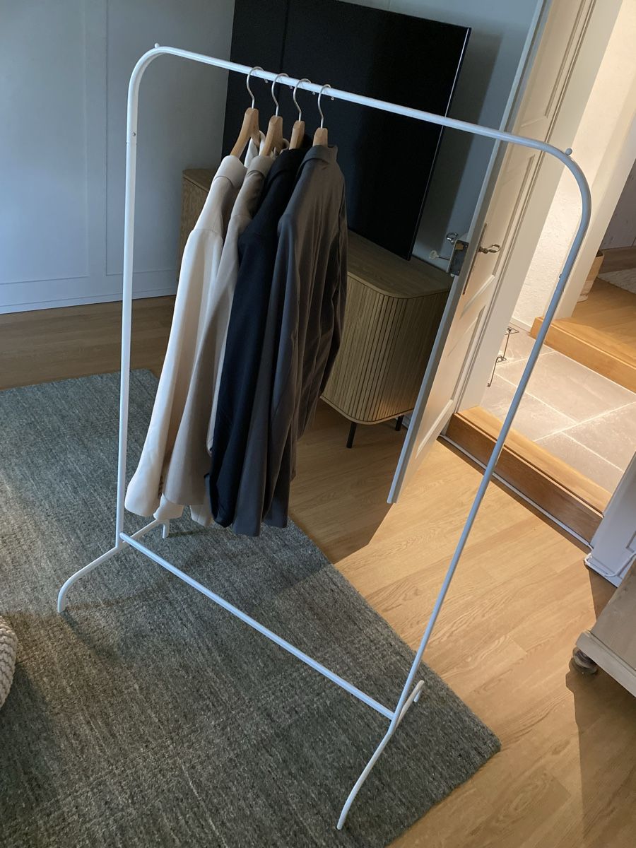 Ikea Porte manteau: Kleiderständer weiss – D'occasion à Muri b. Bern par swi_wzl7