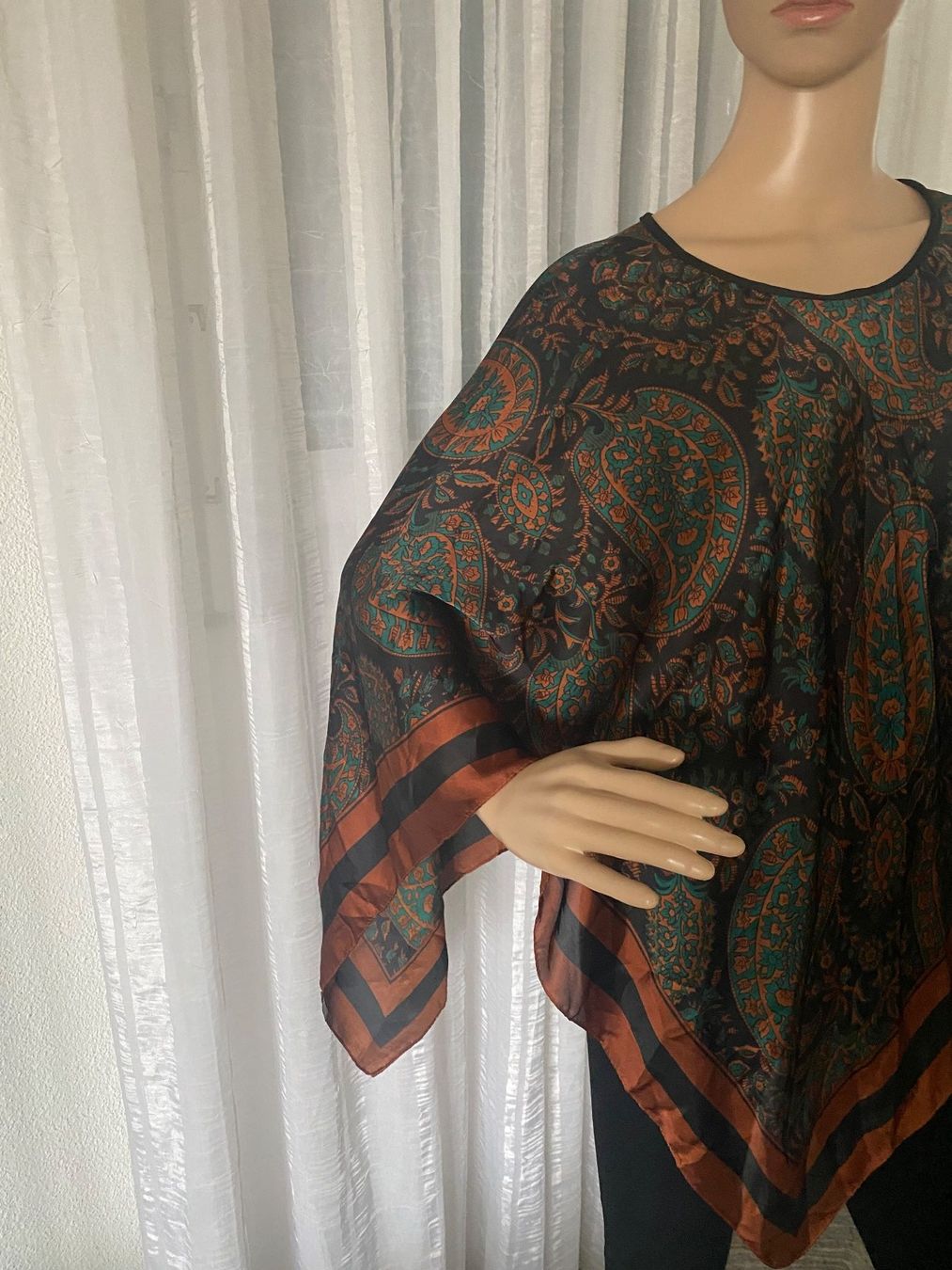 Camicette: edler/stylischer Blusen-Poncho,Silk-Feeling,1 Size – Nuovo e nell'imballaggio originale da Winkel venduto da ferrari2022 6