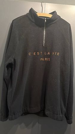 Schwarzer Fleecepullover  C'est La Vie Paris