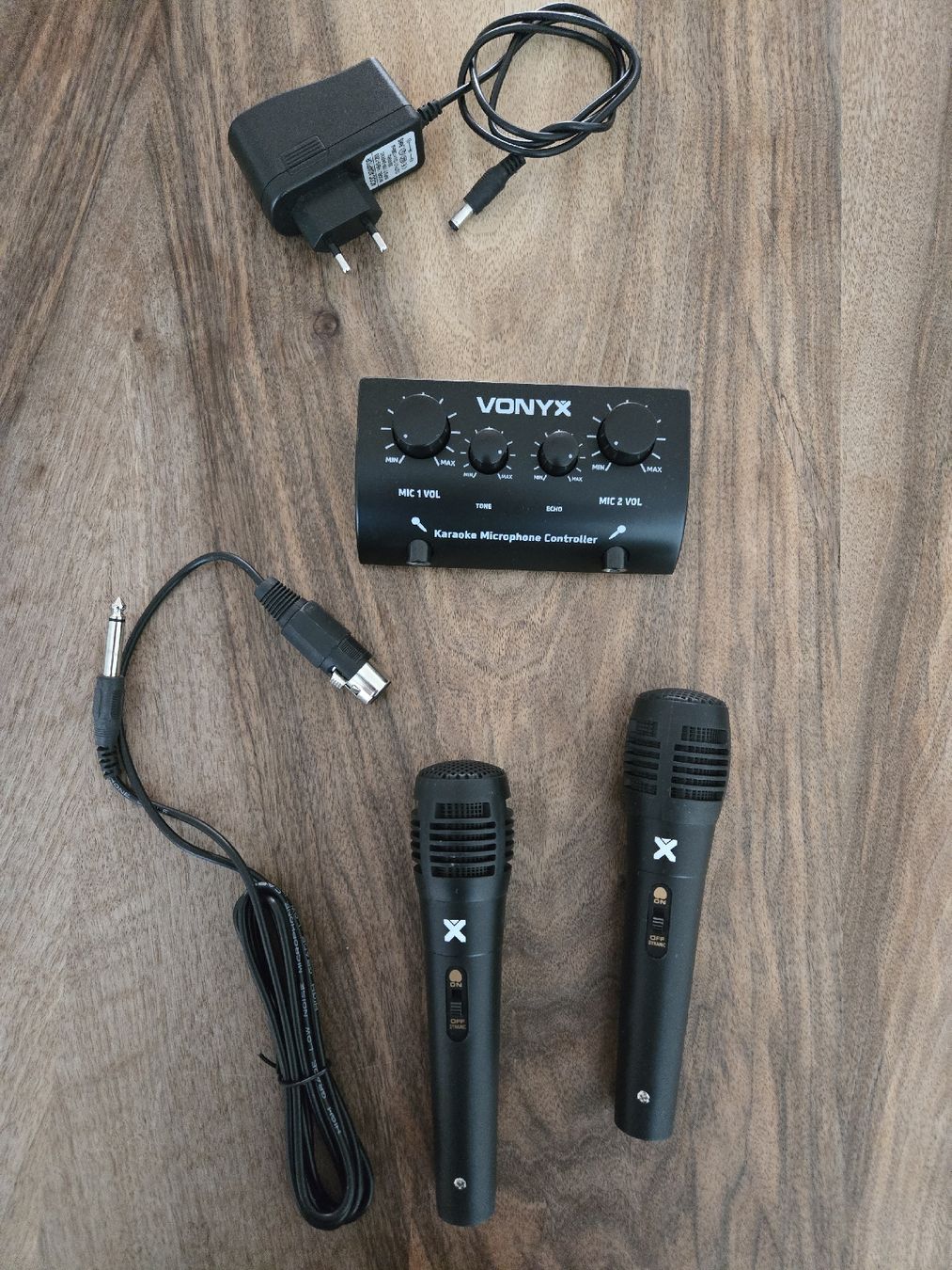 Microfoni: Vonyx Karaoke Set: 2 Mikrofone & Controller - Top Zustand! – Usato da Islikon venduto da Akopernikus 3