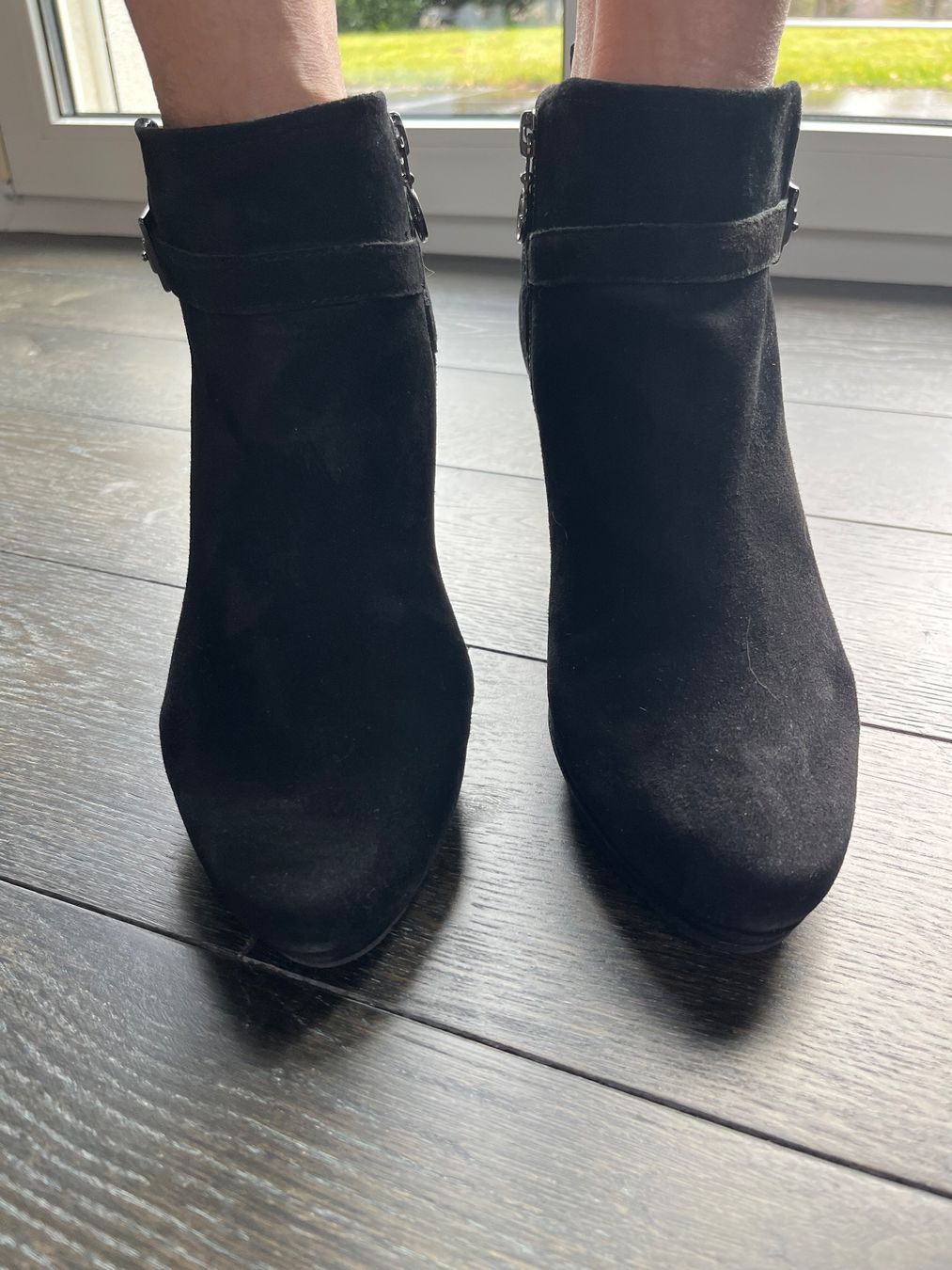 Scarpe da donna: Bottines en daim t. 40 – Usato da Posieux venduto da evs_57x2 2