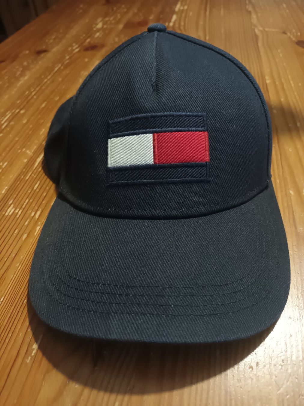 Tommy Hilfiger Hüte, Mützen & Caps: Bonnet Tommy Hilfiger – Gebraucht aus Bevaix von MD1967