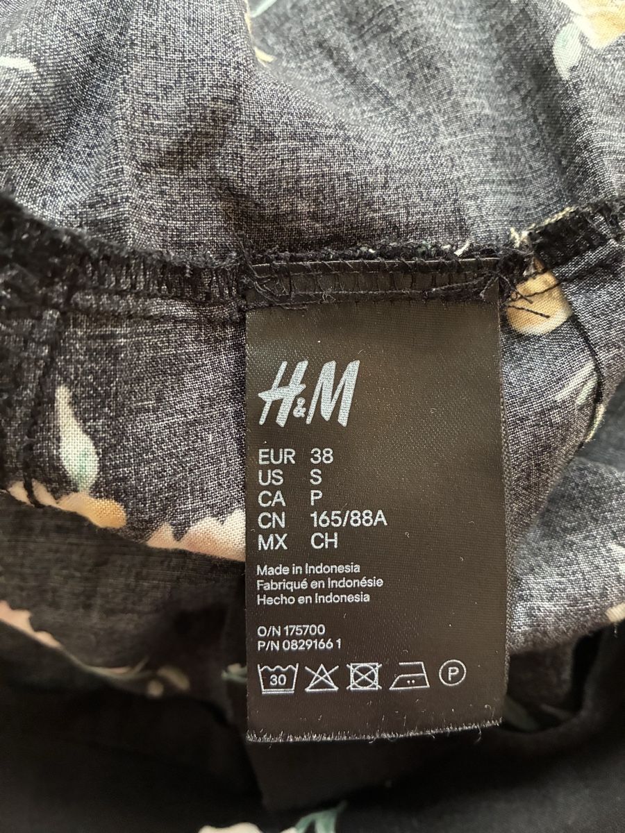 H&M Jumpsuits: Jumpsuit mit Blumenmuster – Gebraucht aus Zürich von eic_cd8v 2
