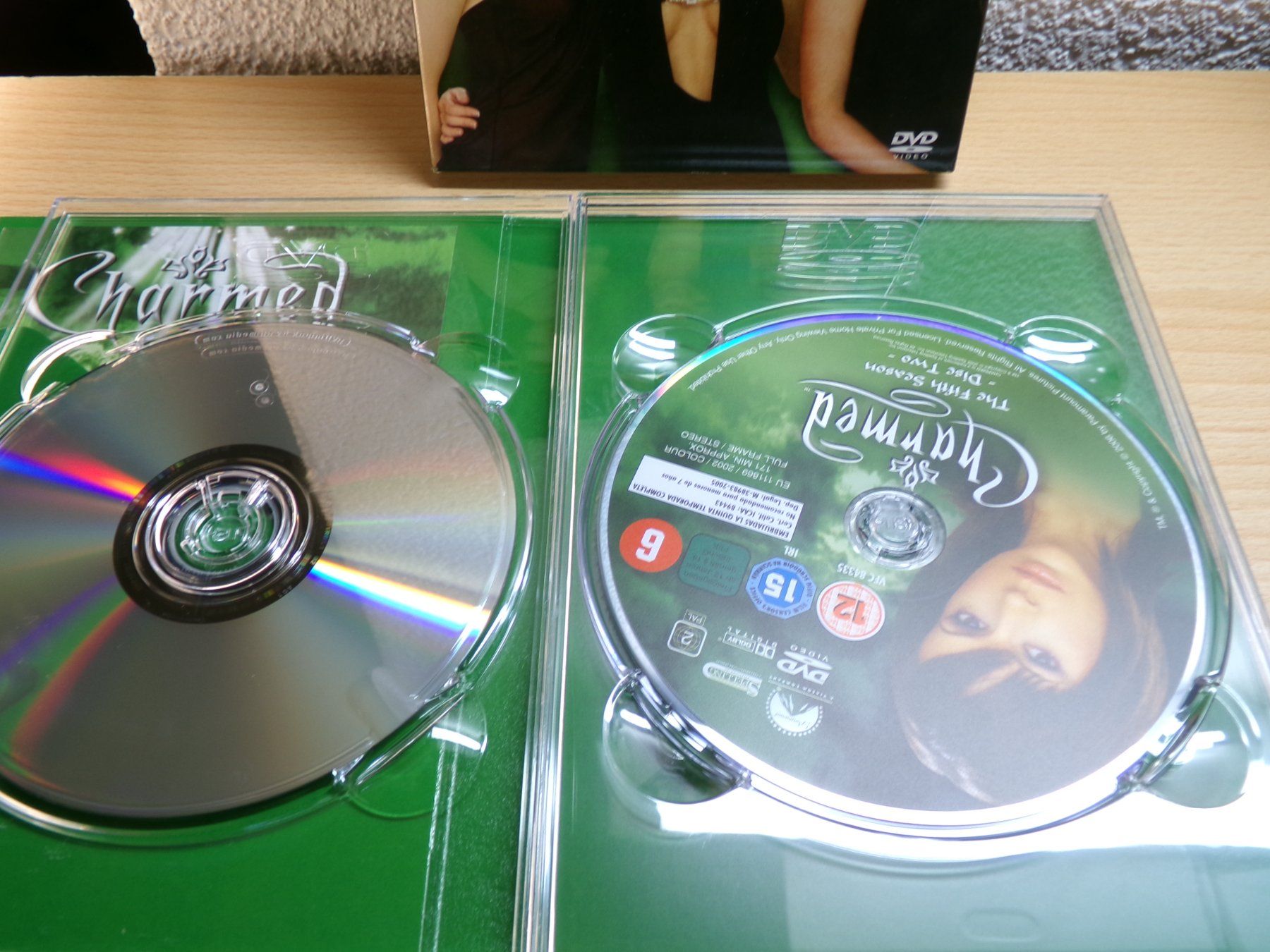 Tutti i DVDs: Charmed Staffel 5.1 – Usato da Hombrechtikon venduto da Maloev17 3