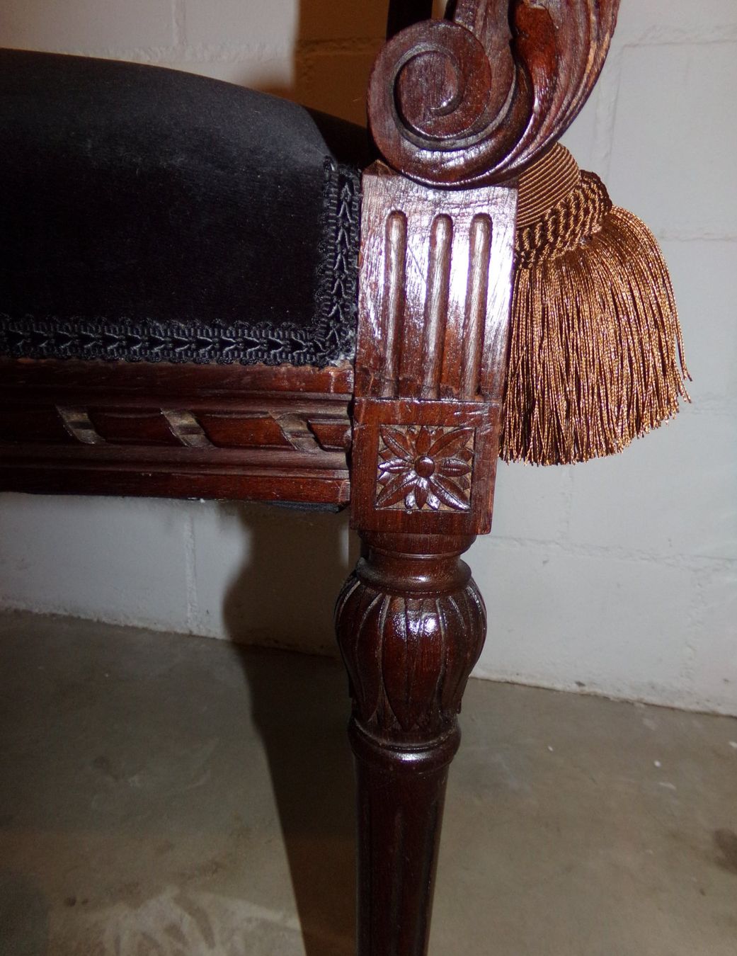 Sgabelli: ANTIKER EDWARDIANISCHER KLAVIERHOCKER RESTAURIERT – Usato da Egnach venduto da VILLA.ROSA 2