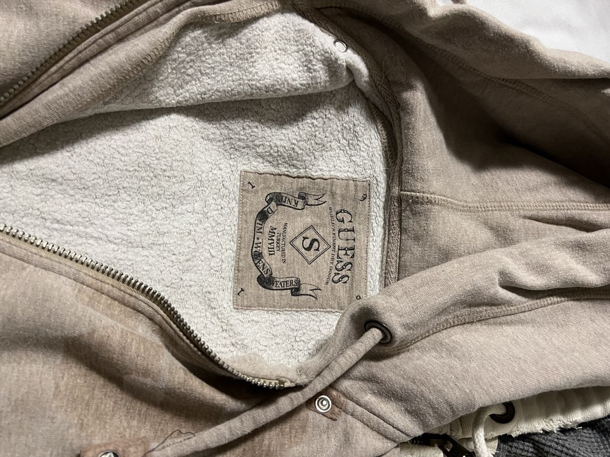 Guess Maglioni & Felpe: Guess Kapuzen Pullover mit Reissverschluss – Usato da Niederglatt ZH venduto da Cordobes83 1