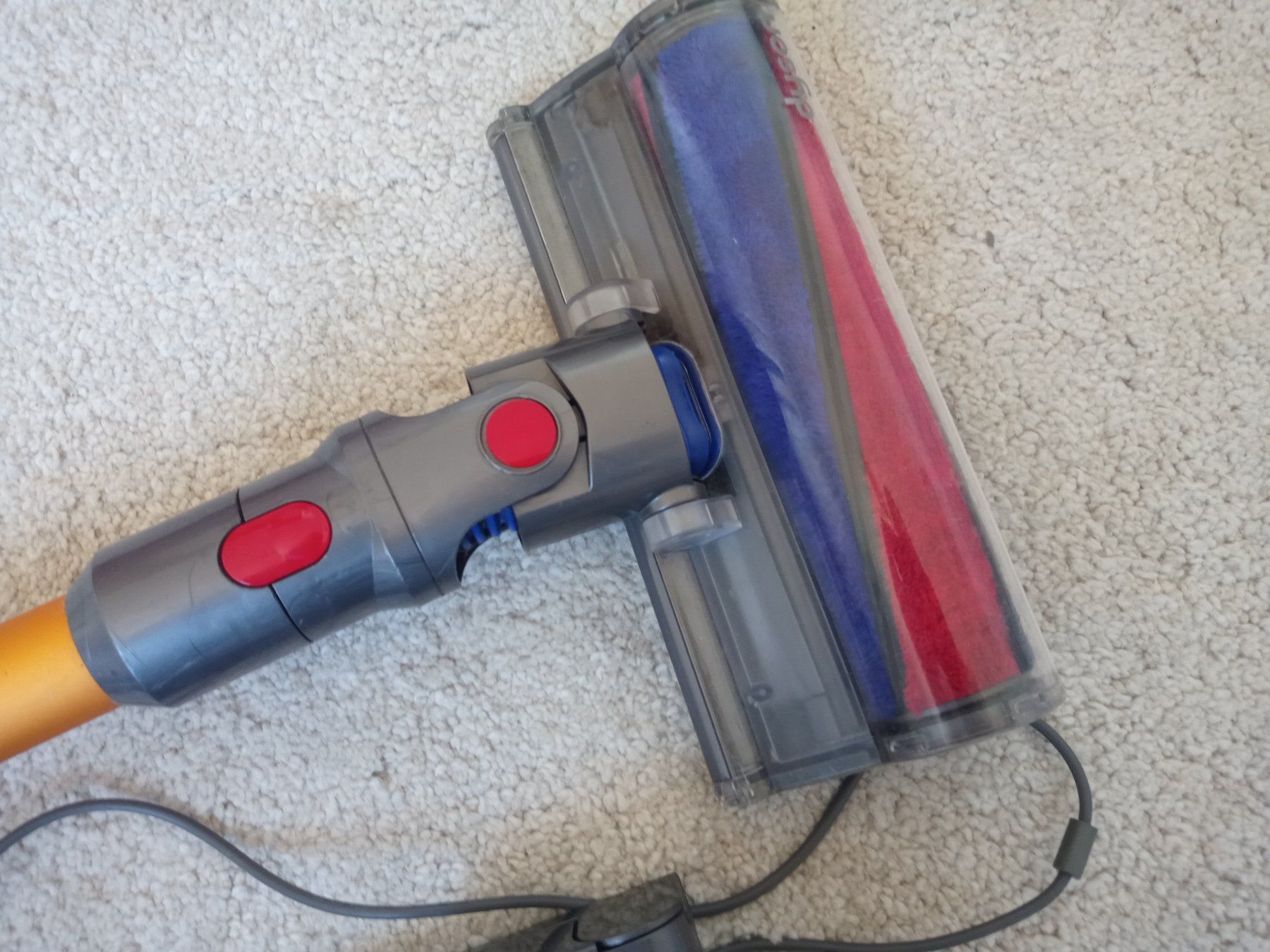 Dyson Aspirateurs & Accessoires: Handstaubsauger Dyson V8 – D'occasion à Prez-vers-Siviriez par Monija70 4