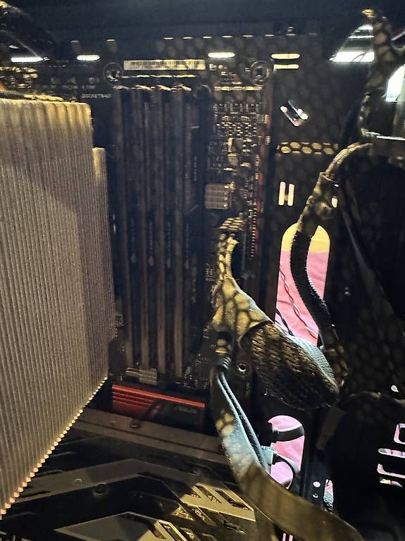 PC: Einsteiger Gaming Computer  – Usato da Oberägeri venduto da Tizwei 4