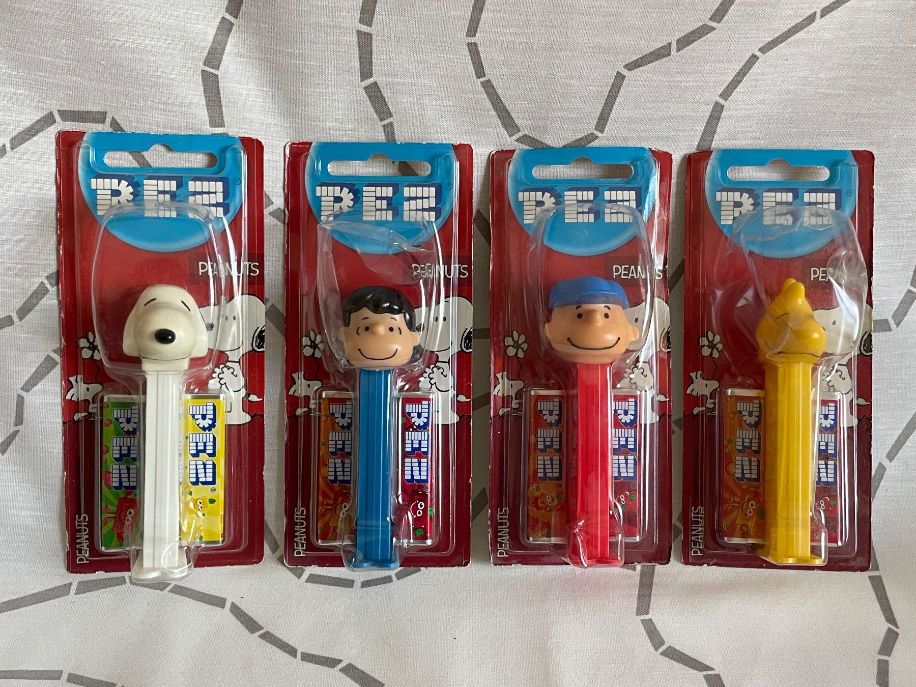 Pez Figuren: 4 PEZ Peanuts – Neu und originalverpackt aus Rafz von stg101