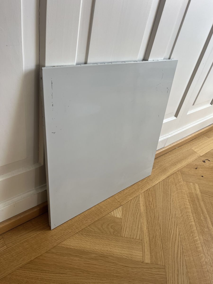Plateaux: USM Haller Tablar Blech 50x50 hellgrau – D'occasion à Zürich par bretxo 1