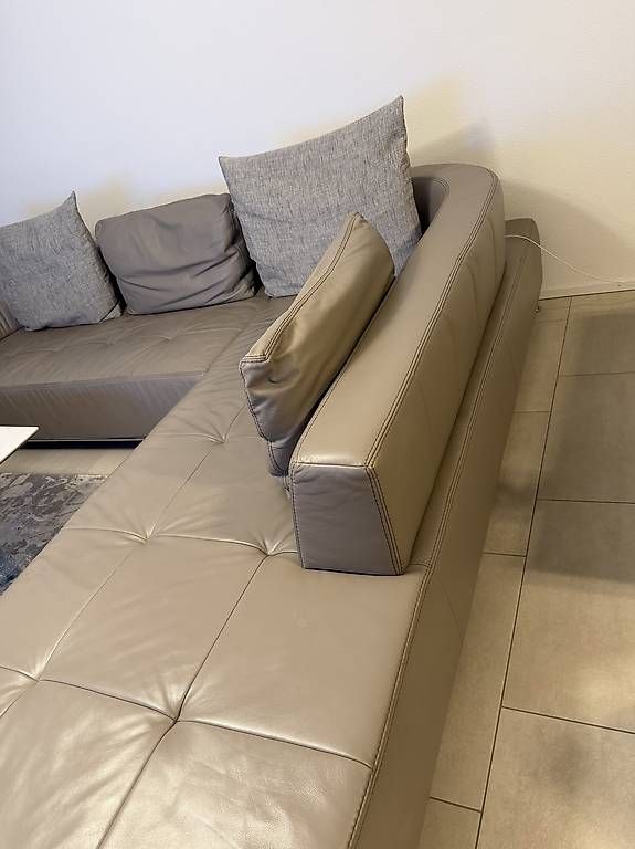Sofas: Canapé en cuir – D'occasion à Bulle par Preteni 3
