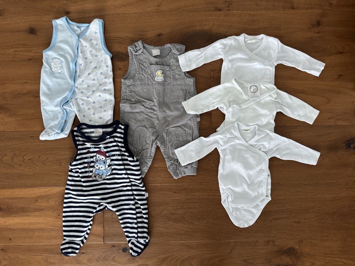 Lotti & Set di vestiti: Tolles Kleiderset Gr. 50/56 – Usato da Waltenschwil venduto da tschutschgi