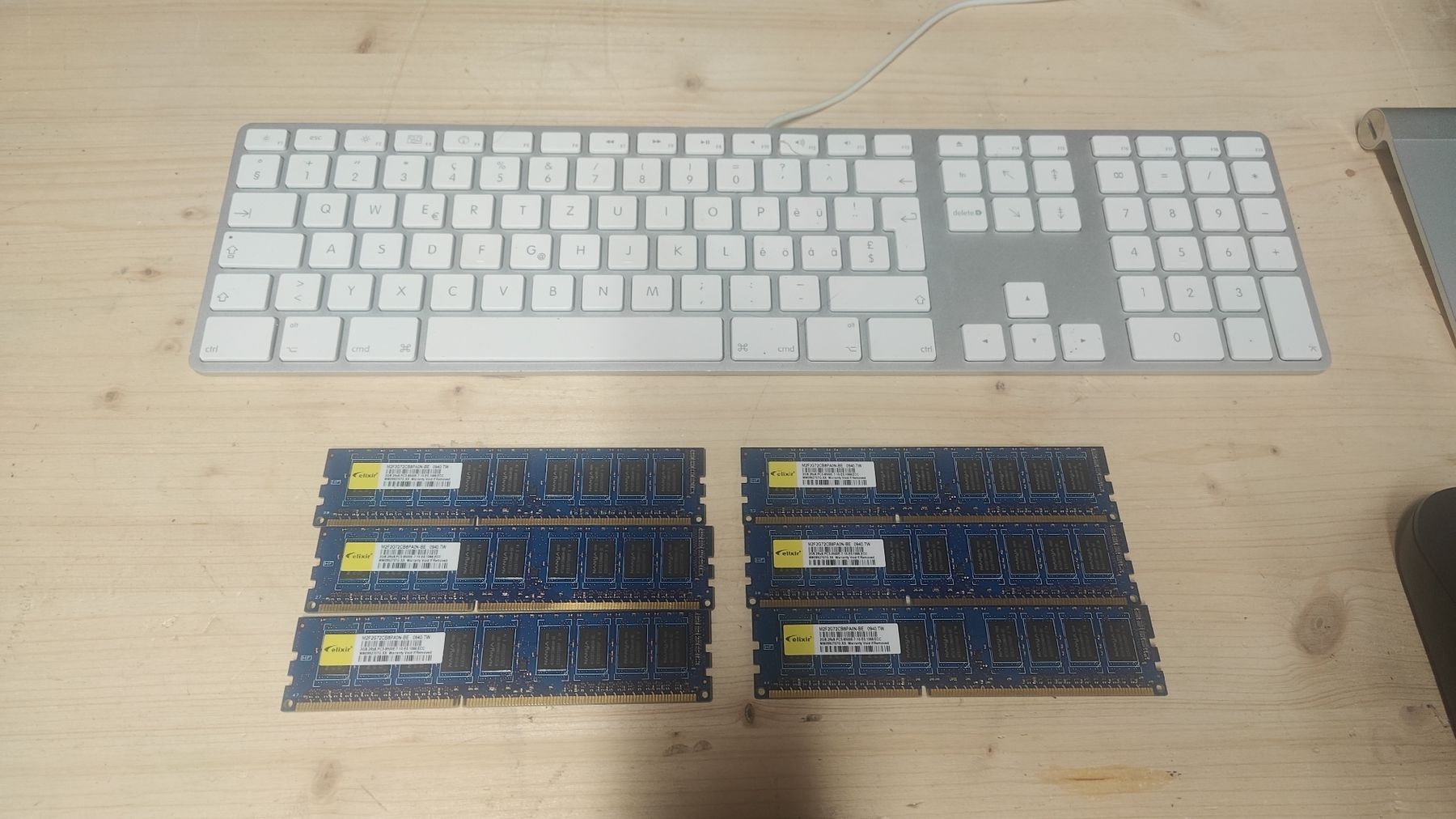 Apple PC: Mac pro Arbeitsspeicher 12GB – Usato da Ehrikon venduto da noa_vyp5