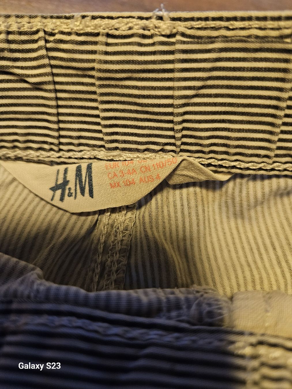 H&M Pantaloni: Kurze Hose, Gr. 104 – Usato da Spiez venduto da ann_y7bb 4
