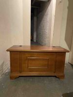 Truhe Holz braun Landhausstil gut erhalten