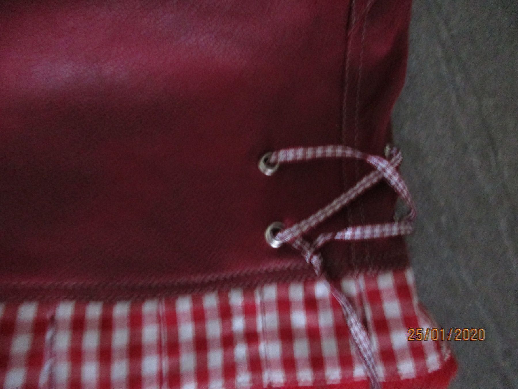 Gonne: Leder Mini Imitat Jupe wunderschön 40 – Usato da Ottenbach venduto da Claurin 1