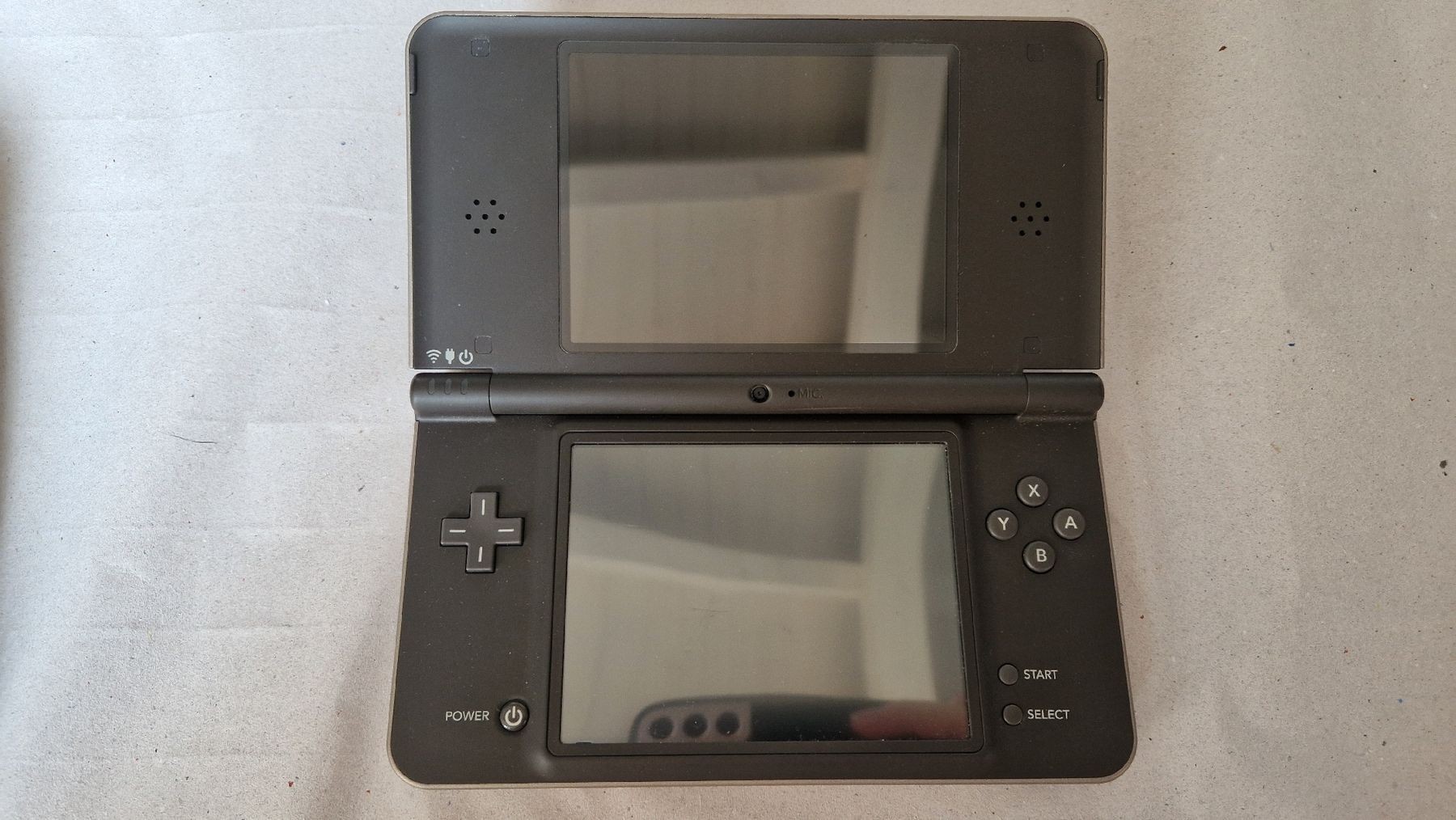 Nintendo Console: Nintendo DS XL inkl. 6 Spiele – Usato da Steinhausen venduto da Epifania91 1