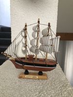 Schiffsmodell Cutty Sark aus Holz dekorativer Zustand