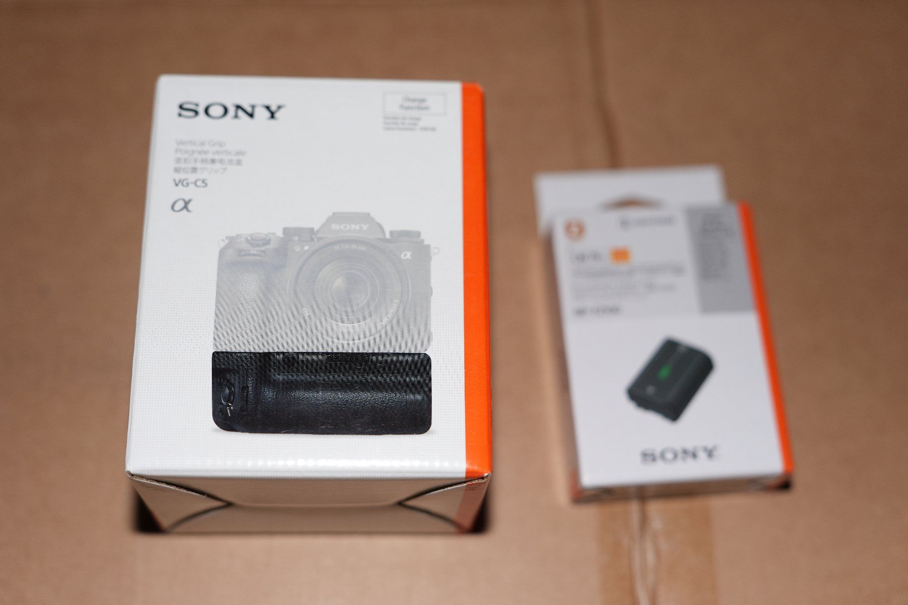 Sony Batterie: Sony VG-C5 Vertical Grip A9 III + A1 II & 2x Sony Np-Fz100 – Nuovo (secondo la descrizione) da Zürich venduto da Verkaufen-Schweiz