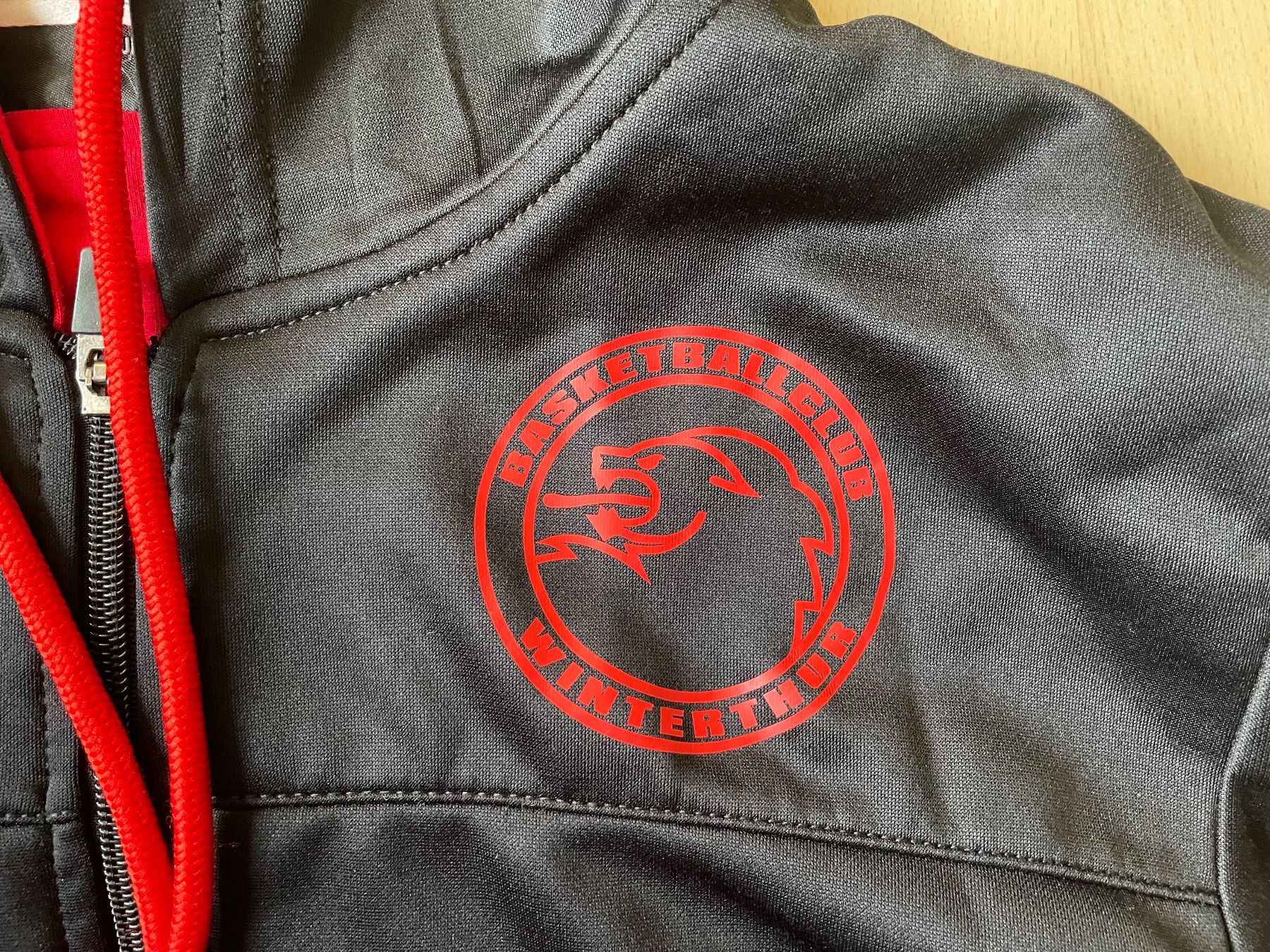 Vestes: Trainingsjacke – D'occasion à Wila par Lokelo 1