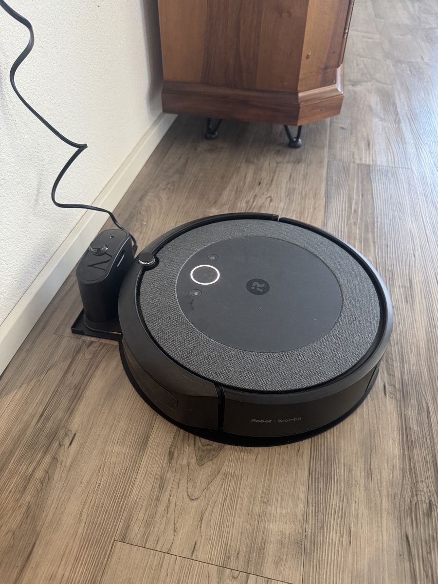 Irobot Aspirateurs & Accessoires: irobot Roomba i5 – D'occasion à Oberriet SG par val_2qfh
