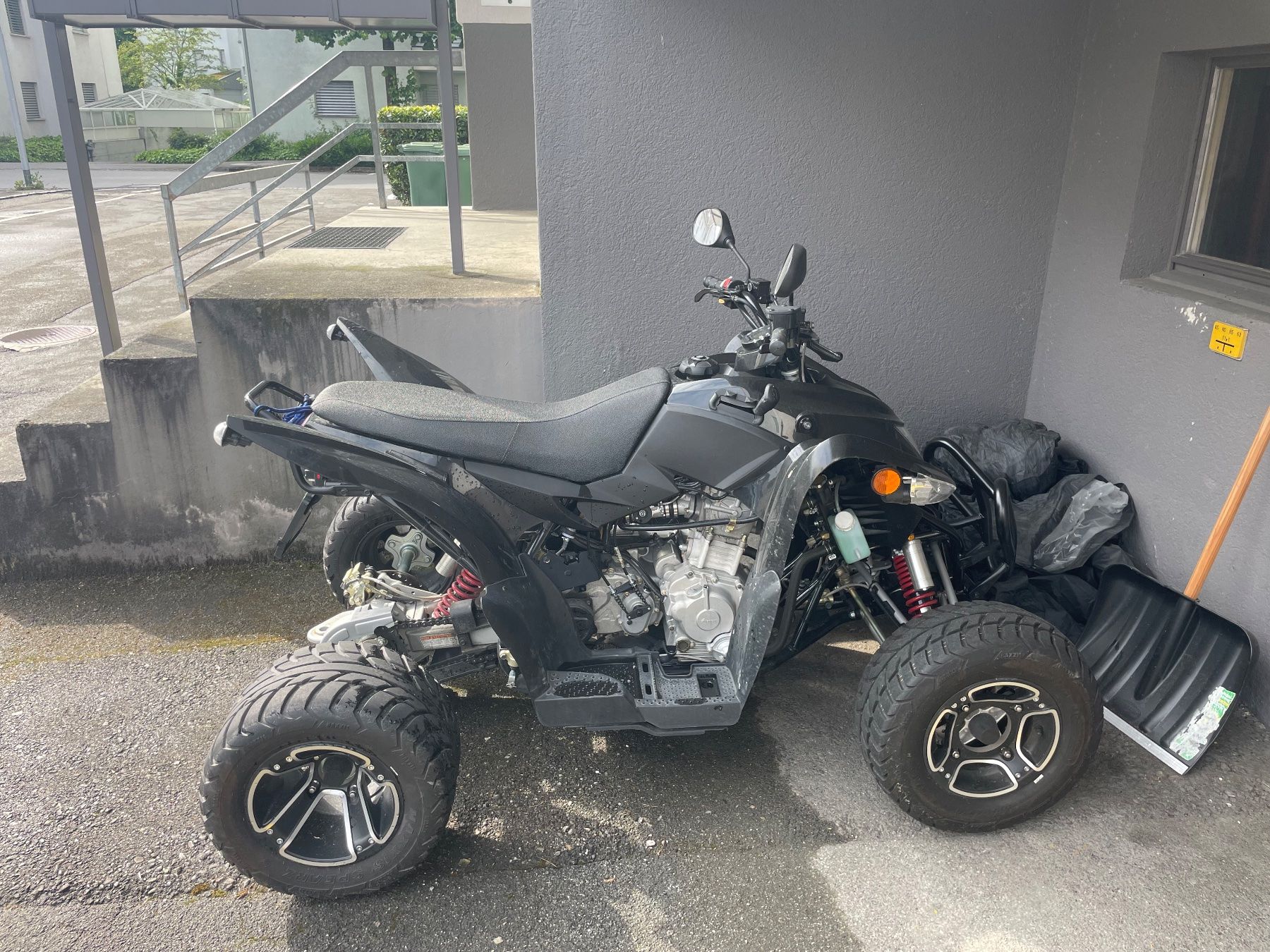 Aeon Quads: Aeon Motor Supermoto 400 – D'occasion à Heerbrugg par Vale.27 4