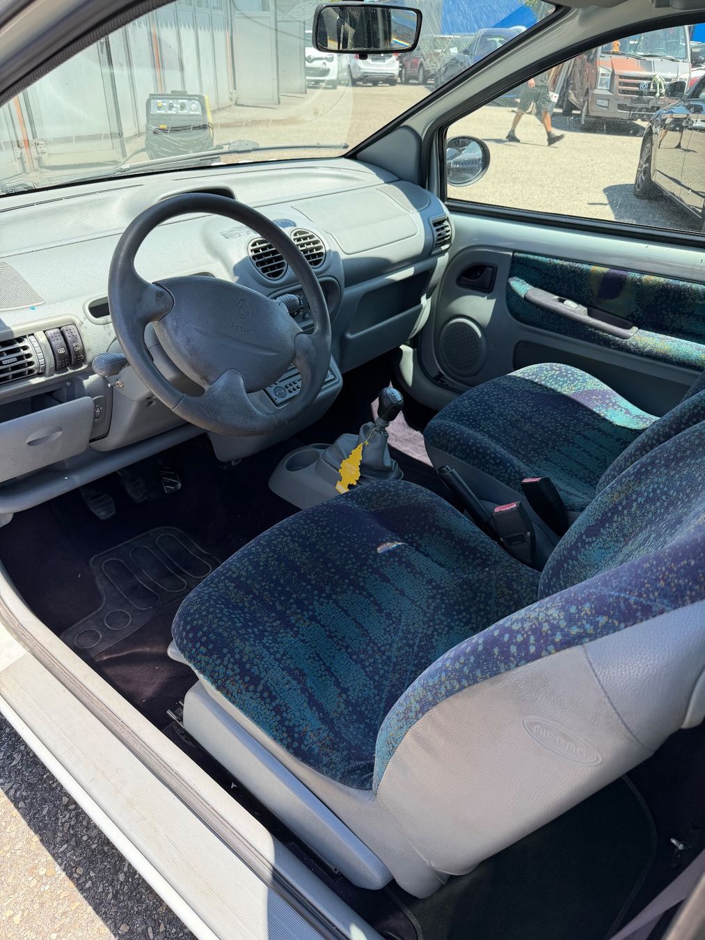 Renault Autos: Renault Twingo – Gebraucht aus Wolfwil von nh.michelle03 4