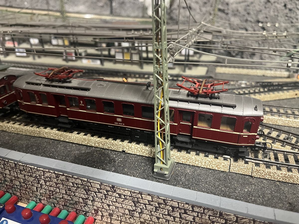 Roco Modellini di ferrovie: Roco H0 63055 E-Triebzug ET85/ES85 der DB - DSS – Usato da Oberdorf SO venduto da Sofarocker75 8