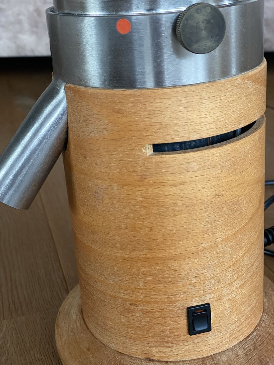 Küchengeräte: Salzburger Getreidemühle Original – Gebraucht aus Schneisingen von  2