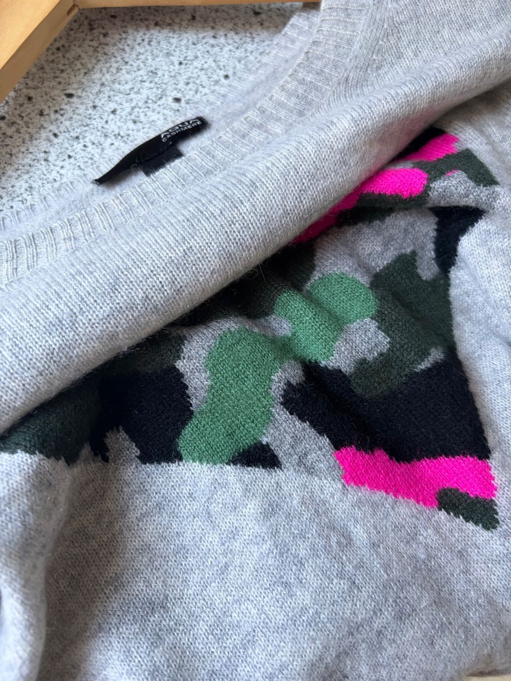 Pulls & Sweat-shirts: Aqua Kaschmir Pullover Gr.S/M – D'occasion à Unterägeri par Jutka_04 4