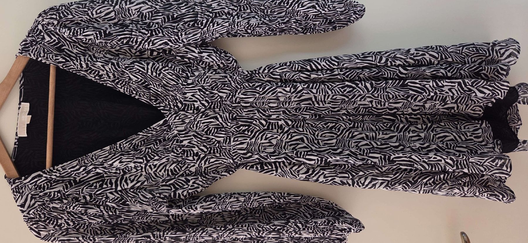 Michael Kors Robes: Michael Kors Dress Zebra Print Size M – Neuf (Voir description) à Zürich par pinksun