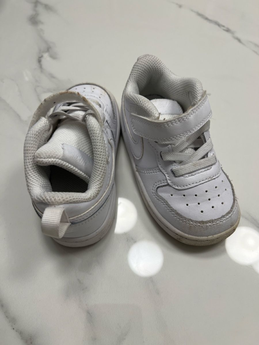 Nike Scarpe per ragazzi: Nike Kinderschuhe Grösse 23.5 – Usato da Gutenswil venduto da akslar2013