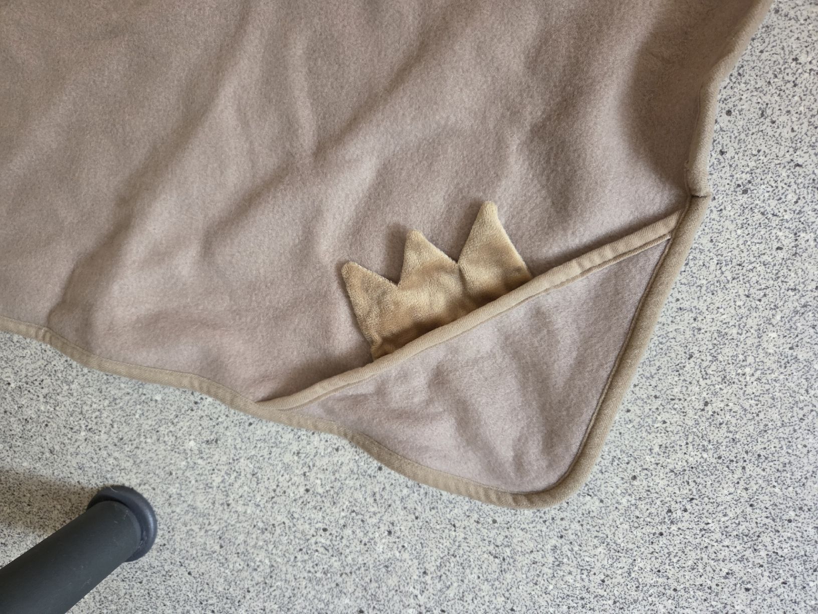 Coperte: Kinder Decke/Mantel Igeli mit Kapuze Neu – Nuovo e nell'imballaggio originale da Winterthur venduto da katzen07 4