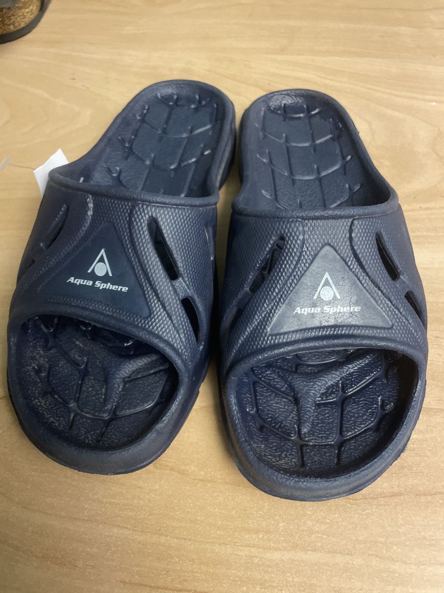 Scarpe da uomo: Badeschuhe / Poolschlappen Aqua Sphere, Grösse 34 – Usato da Obergerlafingen venduto da cabo4 1