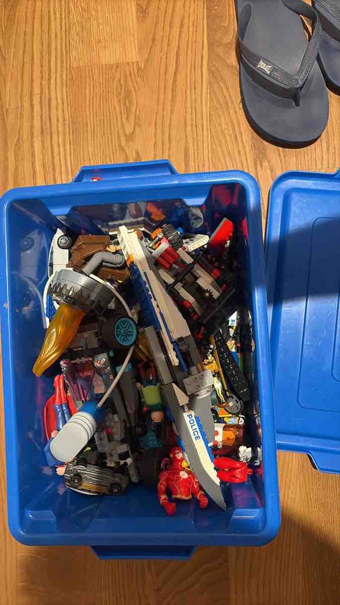 Lego Giocattoli: Lego-Kiste mit diversen Sets und Einzelteilen – Usato da Meggen venduto da damian1985