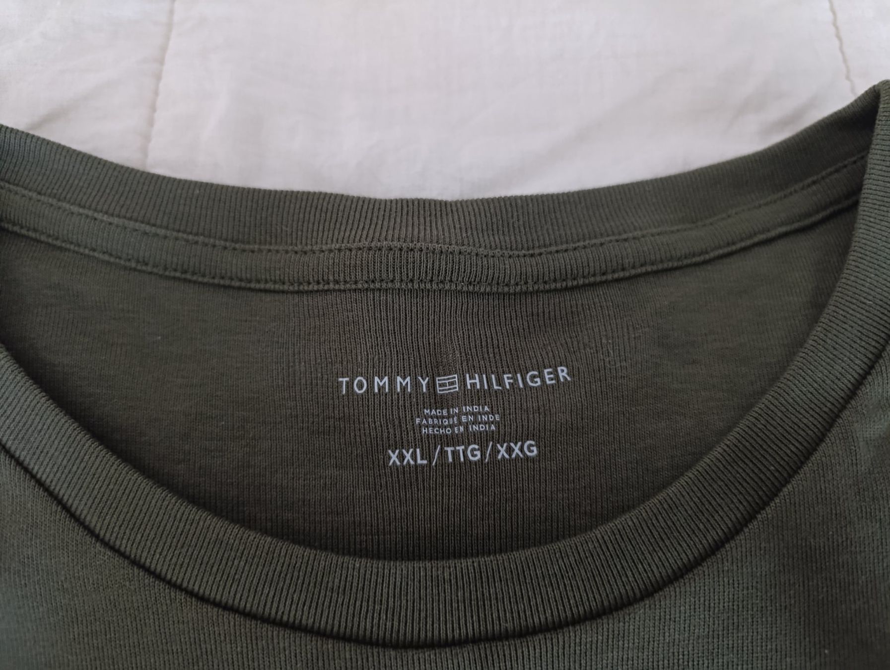 Tommy Hilfiger T-shirt: T-shirt Tommy Hilfiger olive – Nuovo e nell'imballaggio originale da St-Cergue venduto da Neviana 2
