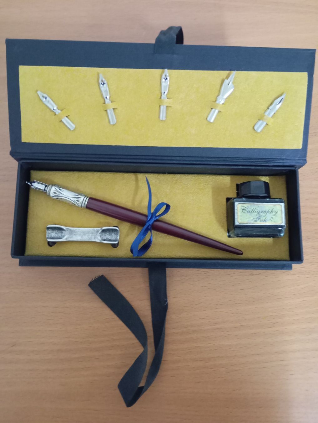 Penna & Evidenziatori: Kalligraphie Set mit Federhalter, Tinte und Federn – Nuovo e nell'imballaggio originale da Winterthur venduto da pjuma01 1