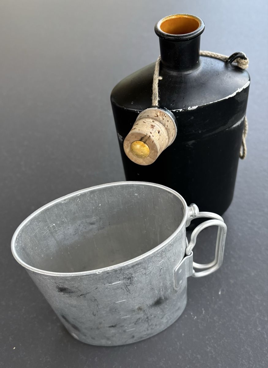 Schweizer Armee Ausrüstung & Ersatzteile: Feldflasche mit Becher Original Militär Schweiz – Gebraucht aus Rothrist von Dluna1 2