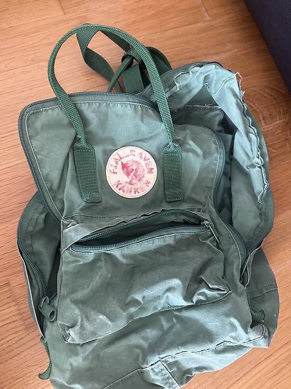 Zaini: Fjallraven Kanken Rucksack – Usato da Kradolf venduto da ij5